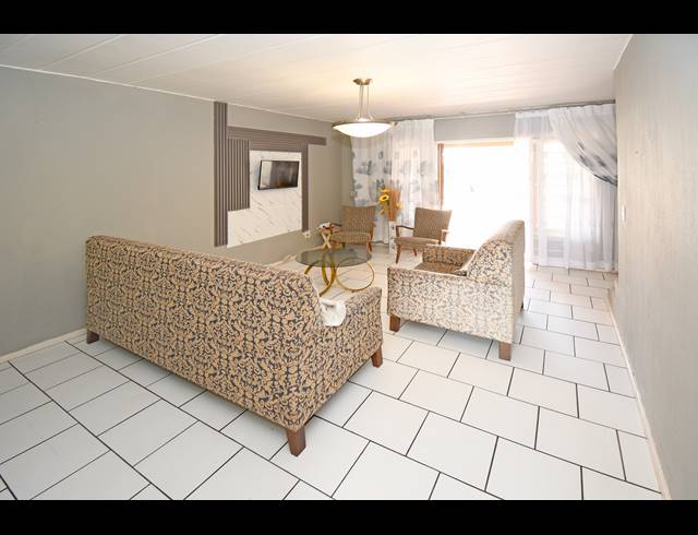 2 BEDROOM APARTMENT FOR SALE IN KEW